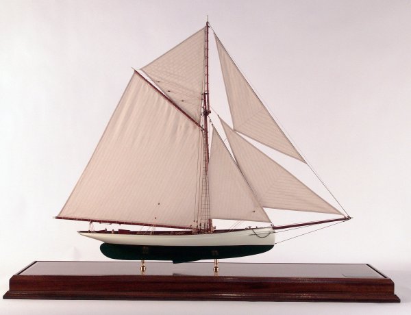 America's Cup Yacht "Puritan" of 1895.