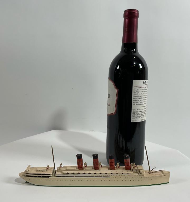 Van Ryper "Mauretania" Ocean Liner Model (1 of 7)