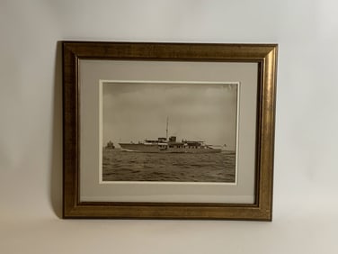 Private Yacht Lone Star Passing New London Ledge L