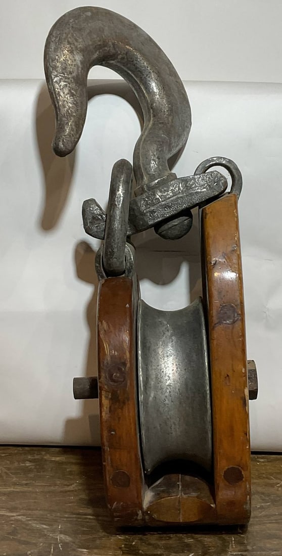 Gigantic Ships Snatch Block (1 of 9)