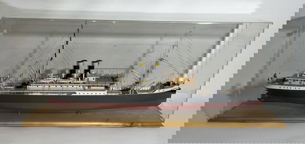 Model of German Freighter "Prasident"