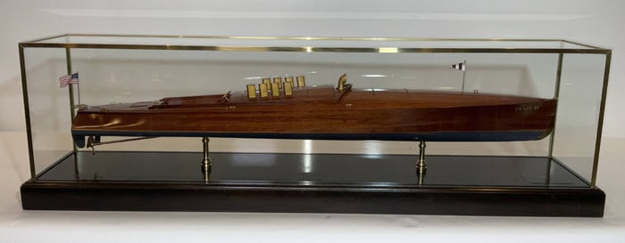 Cased Boat Model of the Gold Cup Speedboat "Dixie II"