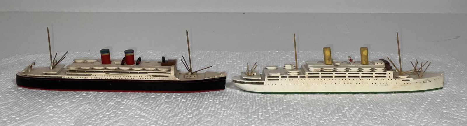 Van Ryper Model of the Ocean Liners California and Kungsholm: Van Ryper liner models of the "MS Kungsholm" of 1928, a Swedish American Line ship, and the S.S. California, a twin screw steamer built for Anchor Line in 1907. She worked the Glasgow to New York rout
