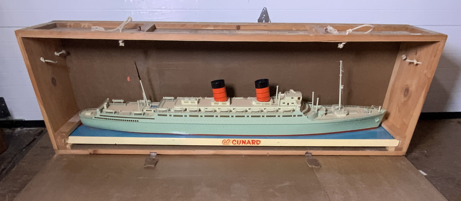 R.M.S. Mauretania Cunard Line Model by Art Model Studios: Cunard Line ship model of the R.M.S. Mauretania of 1938, as she appeared as a cruise liner after being painted green in 1962, matching the cruise liner Caronia in a shade known as ?Goddess Green.? Fin