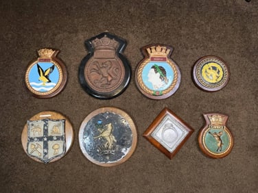 8 Pieces Badges Tireless Ricascli, Patrician, Caprice