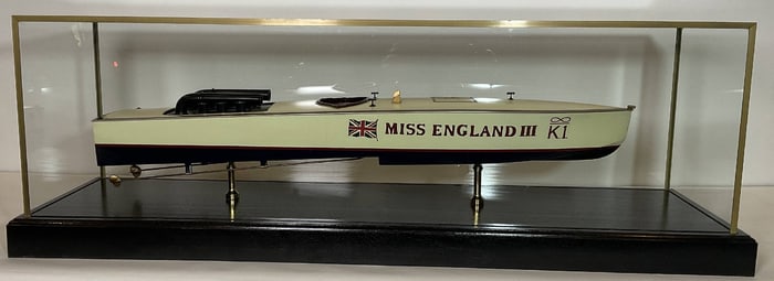 Cased Model of British Speedboat "Miss England III"
