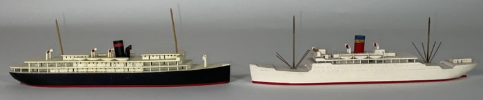 A pair of Van Ryper travel models