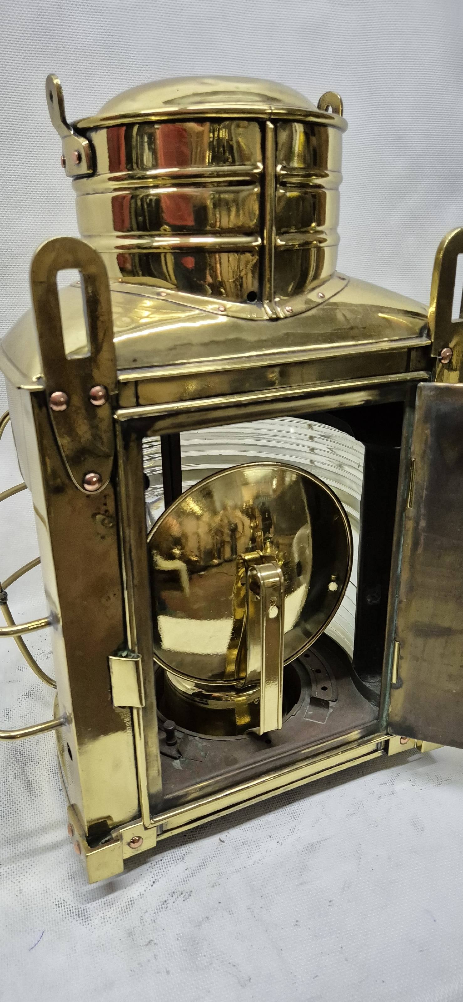 Fantastic Solid Brass Ship's Masthead Lantern - 7