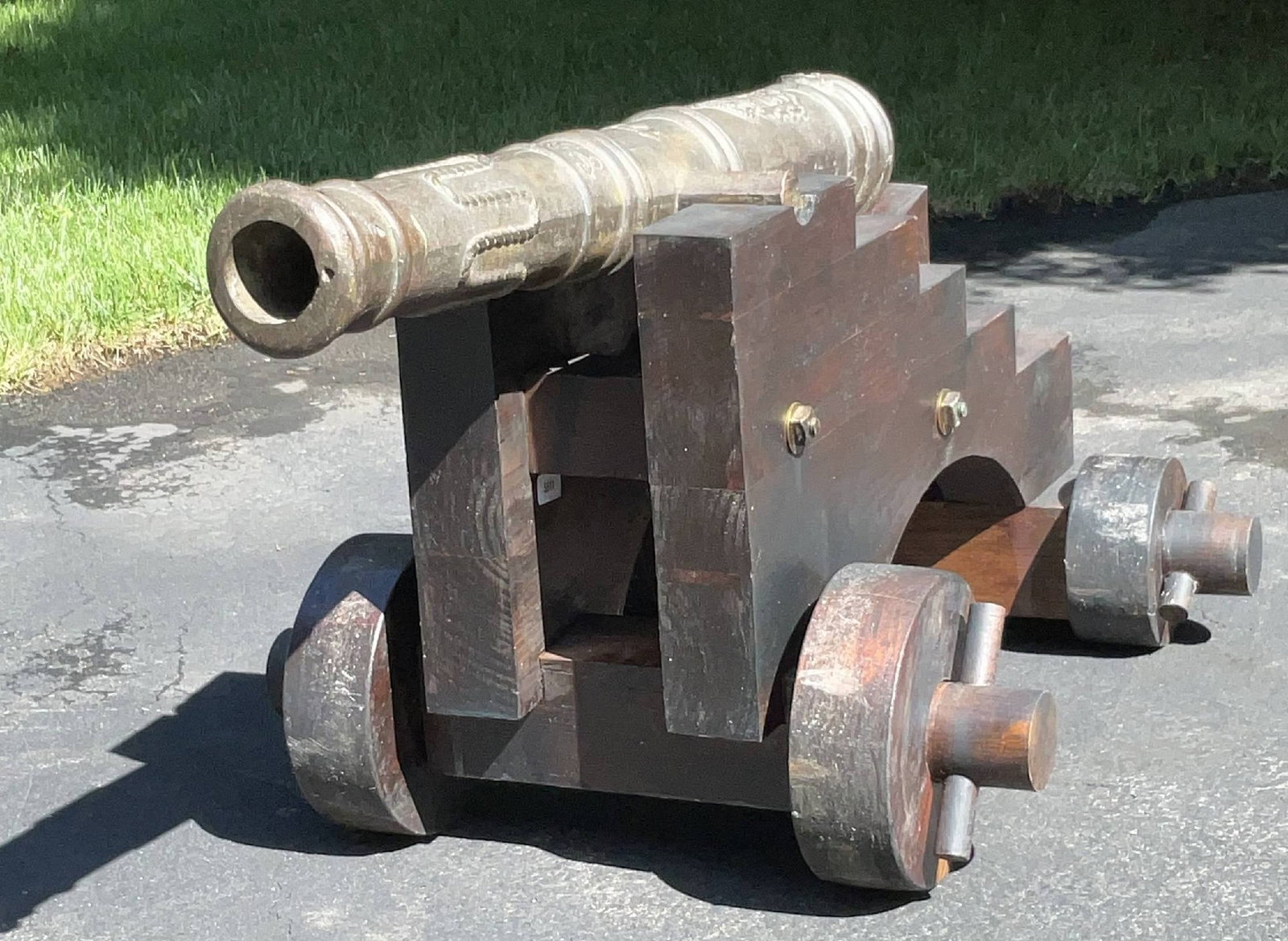 Pair of Bronze Spanish 1702 Replica Cannons on Carriages - 10