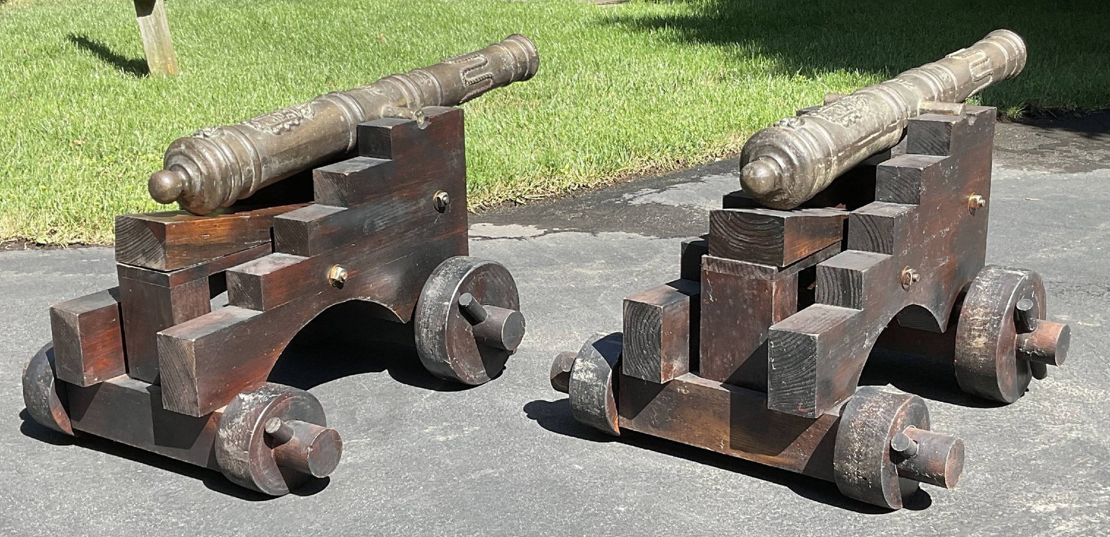 Pair of Bronze Spanish 1702 Replica Cannons on Carriages - 19