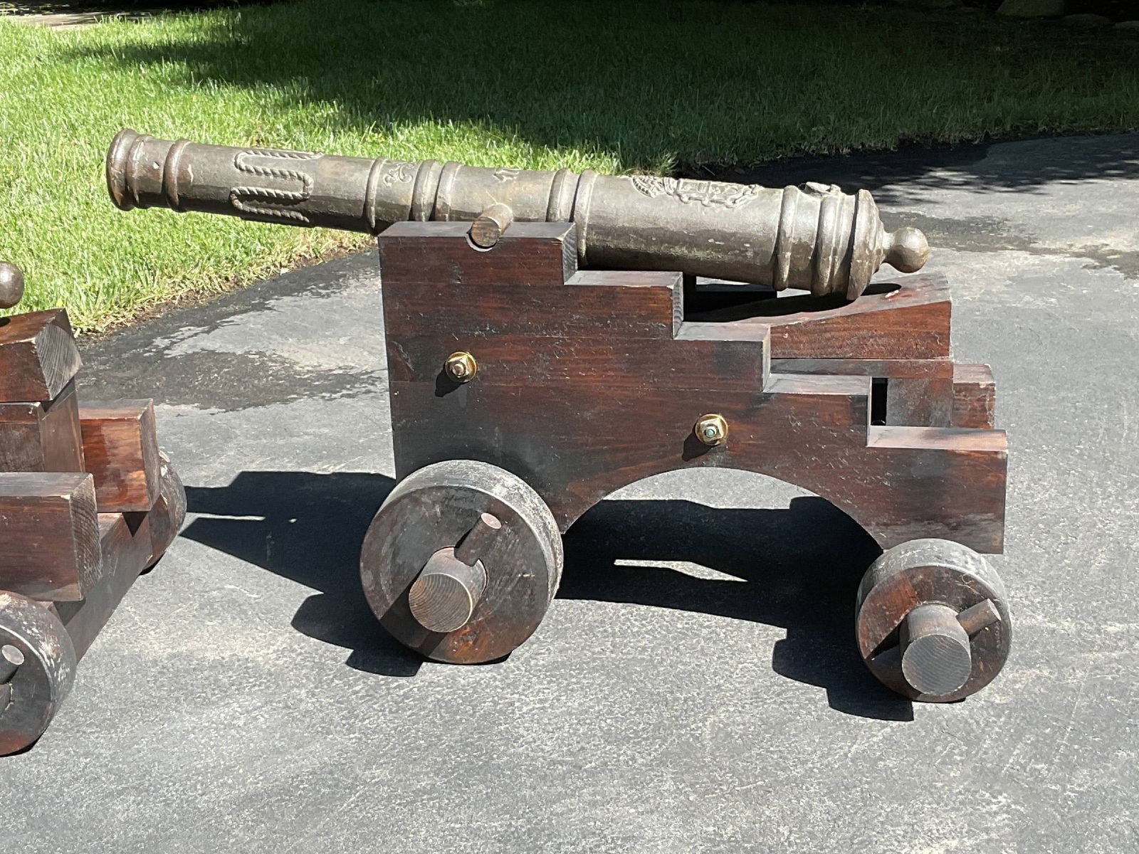 Pair of Bronze Spanish 1702 Replica Cannons on Carriages - 7