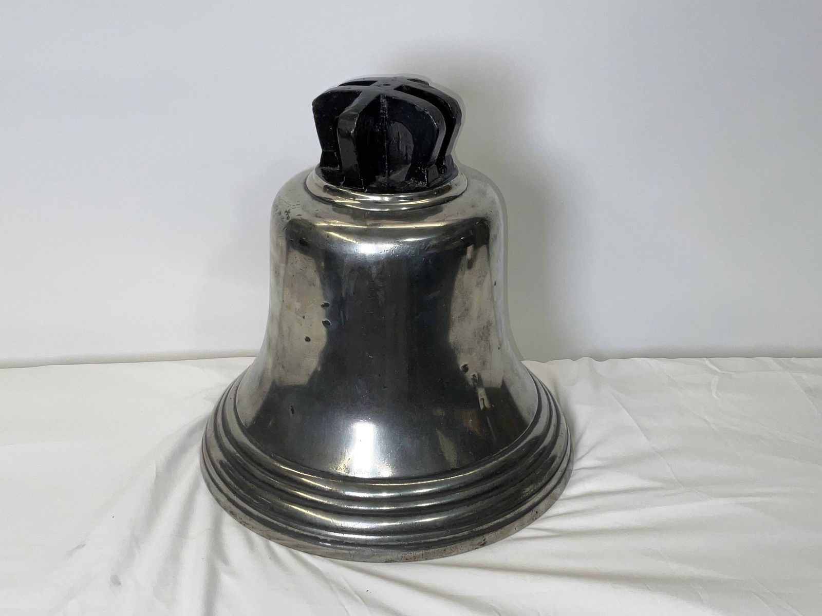 Bell from H.M.S. Hesperus - 5