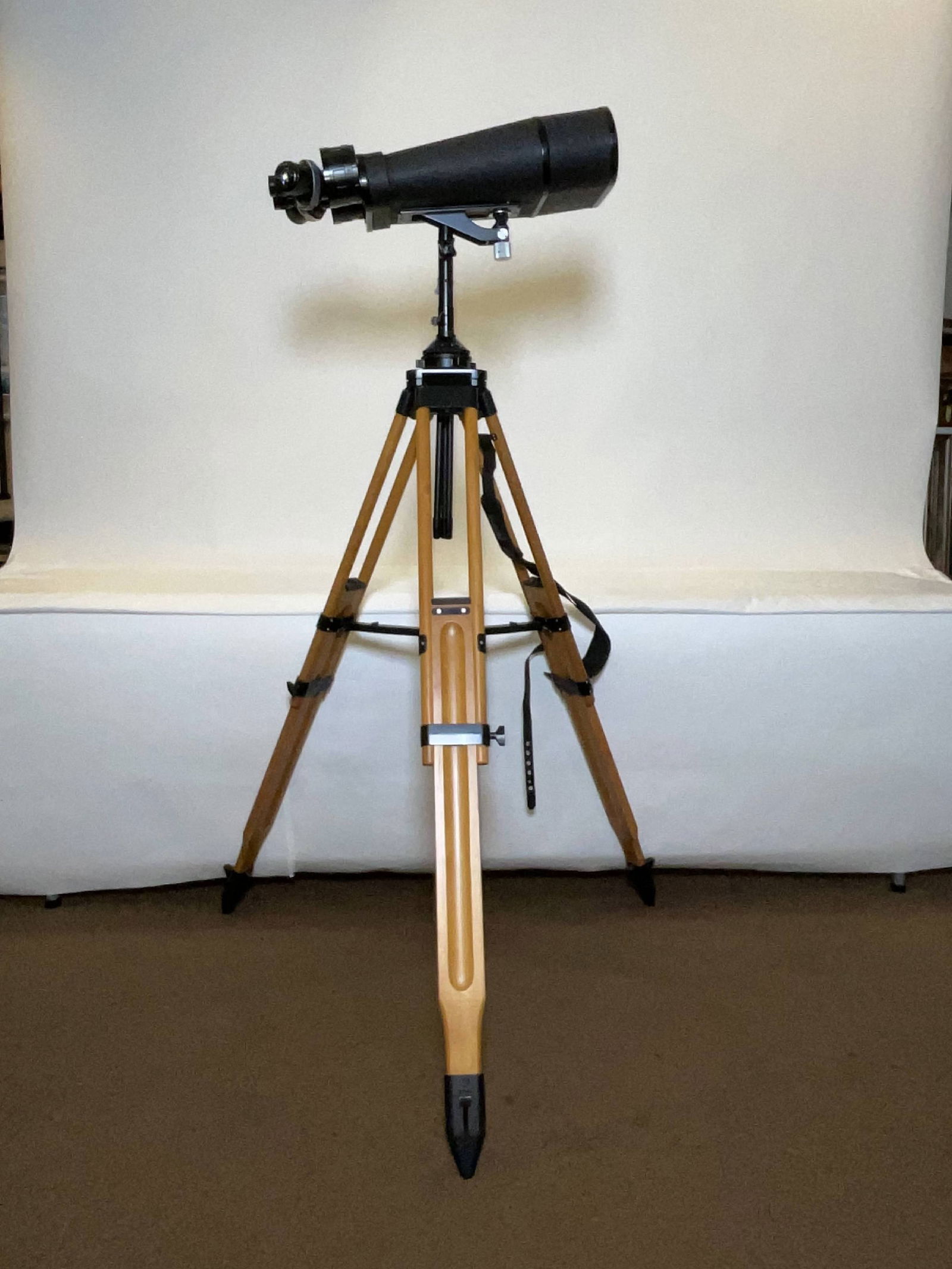 Chinese Military Big Eye Border Binoculars: Powerful Chinese Military border binoculars. These have powerful lenses with a very wide field of view, with carry case and two tripods. The inner tripod is a tabletop, along with a freestanding