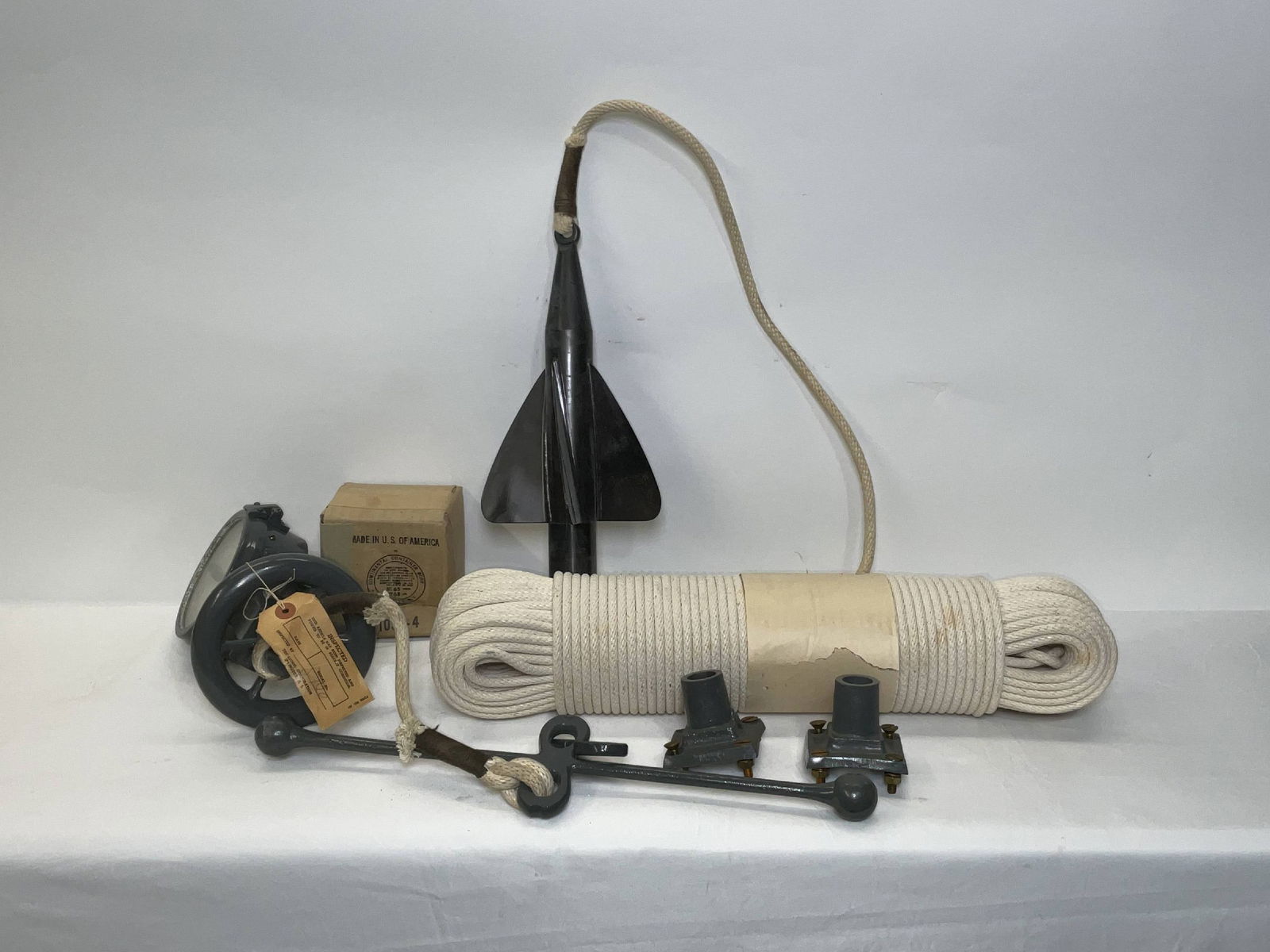 NOS Ship's Taffrail Log by Lionel Never Used: New in box ship's taffrail log by the Lionell Corporation of New York in original paint. With rarely found ship's mounting flanges. Complete set.