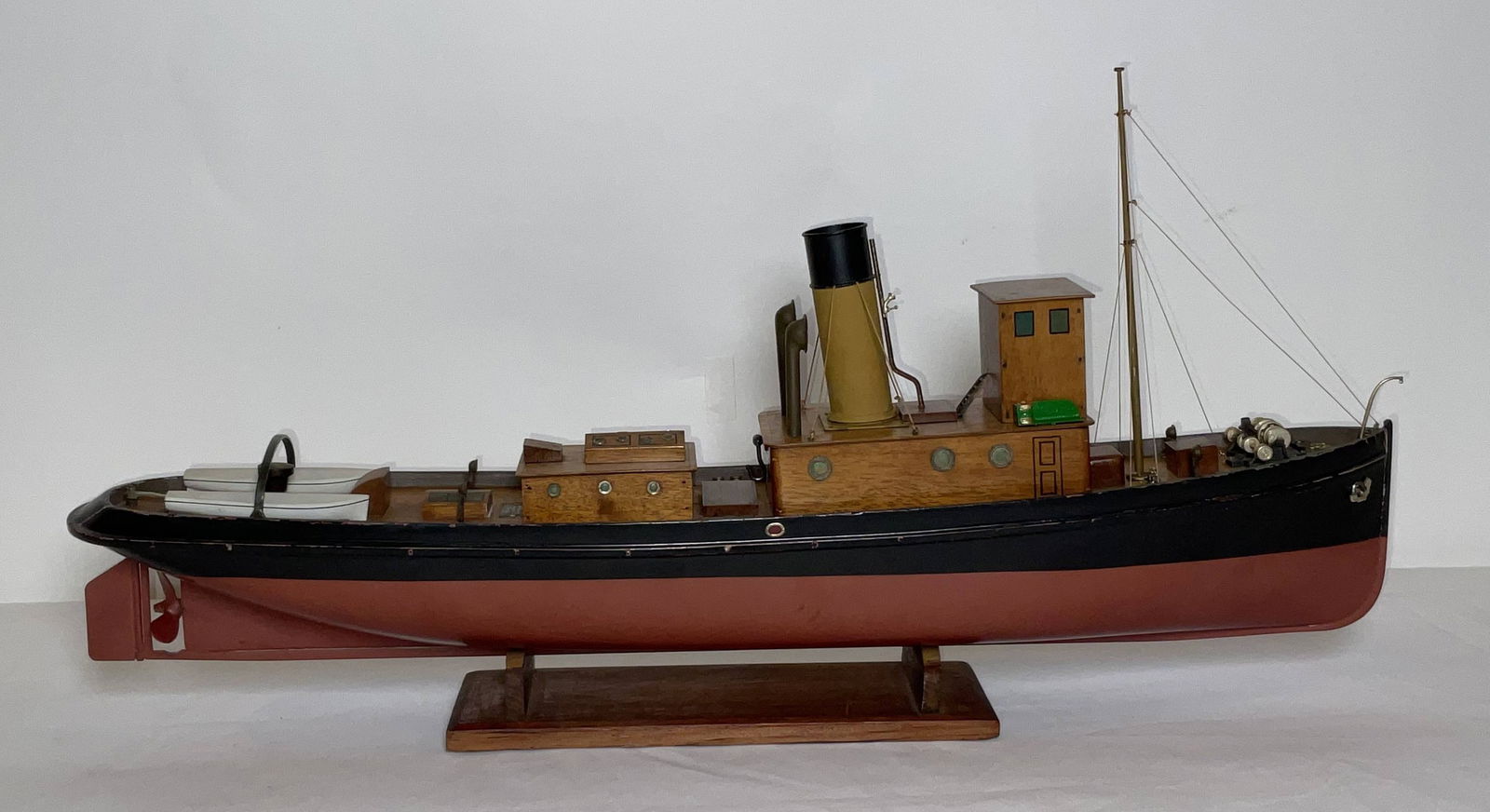 Bassett-Lowke Model Steam Tug, by Bassett-Lowke (1 of 16)