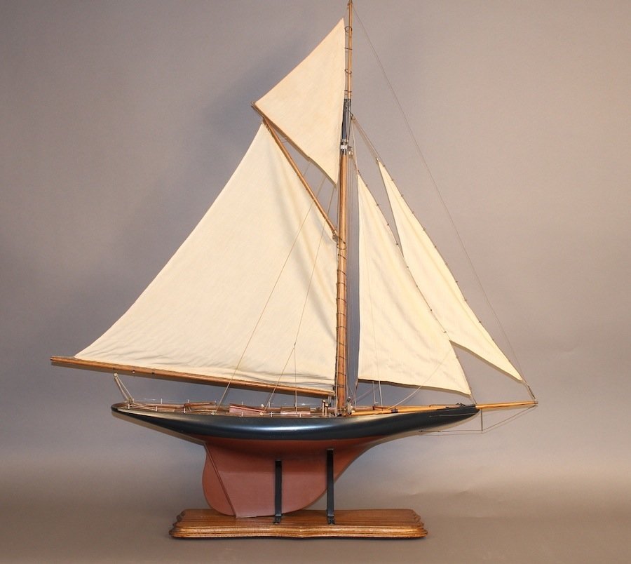 Pond Model of "Columbia": Vintage pond yacht of the gaff rigged racing yacht "Columbia". This fine pond model is ballasted for sail but also carries extensive detailing normally found on the highest quality, static models. Hul
