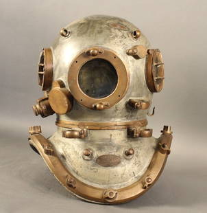 Morse diving helmet Philadelphia police: Rare, Morse diving helmet that was purchased in 1928 by the Philadelphia Police Department for their dive unit. With matching serial numbers 3280 which dates it to December 1928. Helmet is copper