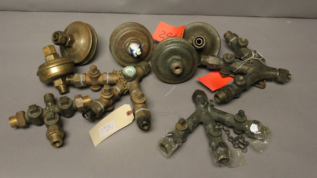 5 Oil Sepators and 3-Way Fittings: Five oil separators and four 3 way fittings, all of solid brass. Sold as a lot.