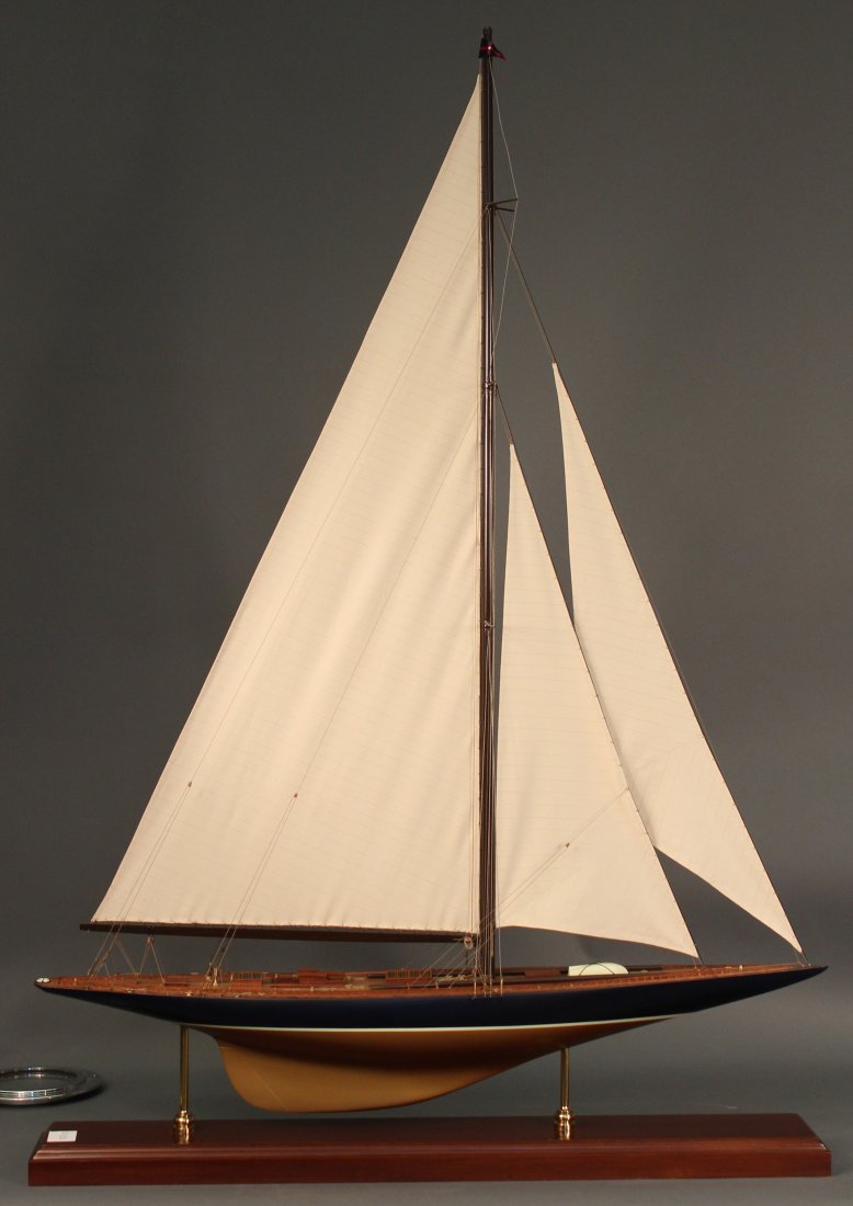 Exquisite model of the “Endeavour”: ship model of the America’s Cup challenger “Endeavour” of 1934. Precise details include a planked deck with winches, toe rails, skylights, companionway, wheel, binnacle, and many others. Authent