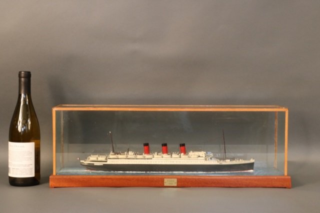 Model of French Lines "Paris" (1 of 9)