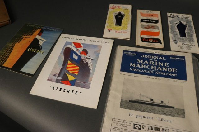 Large collection "Liberte" memorabilia (1 of 9)