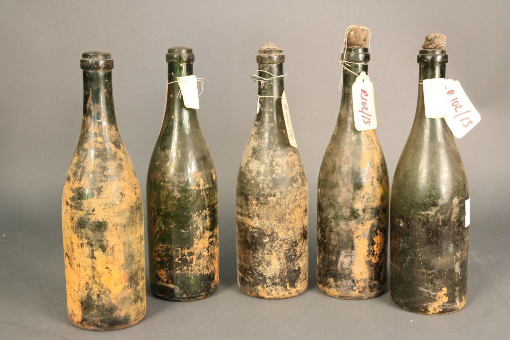 Lot of 5 bottles of Moet & Chandon from shipwreck (1 of 2)