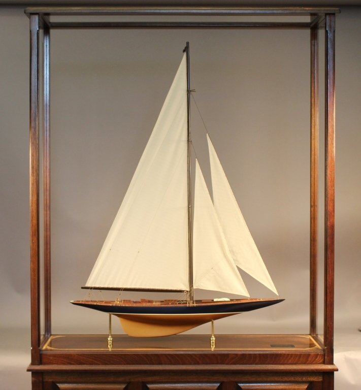 Outstanding Display Model of "Endeavour" (1 of 3)