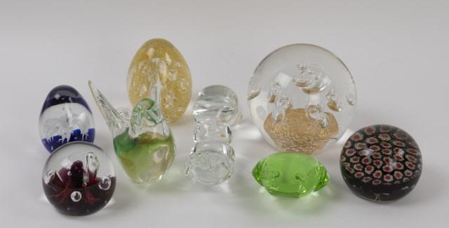 Val St. Lambert, Caithness, Holtzheimer, Other: Eight art glass paperweights: 1. Val St. Lambert green frog; 3" x 2 5/8", 1 3/8"H---2. Caithness "Miniature Moonflower", red and black flower with controlled bubbles; 2 1/8"H---3. Holtzheimer having a
