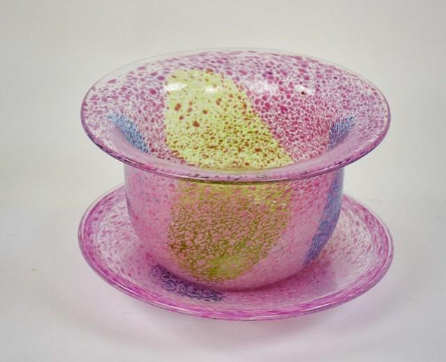 Ulrica Hydman Vallien, Kosta Boda Artist Coll.: Large pastel vase and underplate from the Artist Collection by Ulrica Hydman Vallien for Kosta Boda, each piece signed on the base; vase 10 1/4"W, 6"H; underplate 10 3/4" dia., 1 3/4"H; good condition