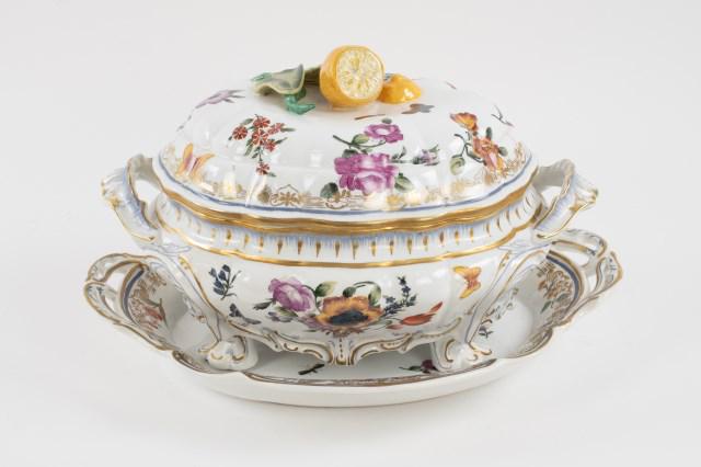 Chelsea House Winterthur Tureen & Underplate: Nymphenberg Tureen, limited edition, 446 of 500, porcelain tureen with lid and underplate, decorated with hand painted flowers and accented with gilt banding and scrolls, lid with lemon finial, underp