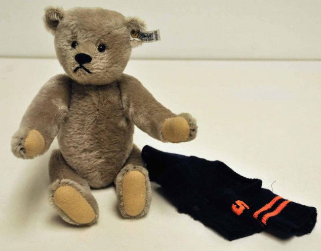 1983 Steiff Jointed Teddy Bear, No. 0150/32: With brass Steiff button and tag, No. 0150/32; working growler