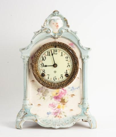 Ansonia Royal Bonn China-Case Shelf Clock (1 of 8)