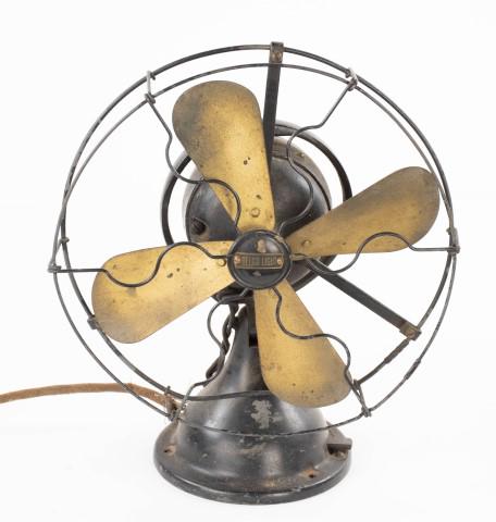 General Electric Delco Light Table Top Fan (1 of 6)