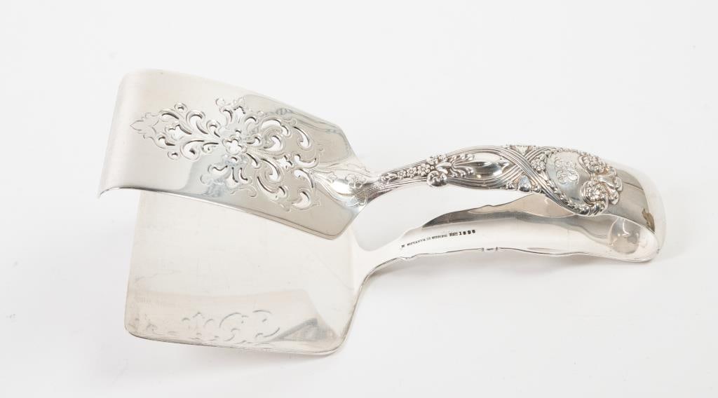 Tiffany "St. James" Sterling Asparagus Tongs (1 of 7)