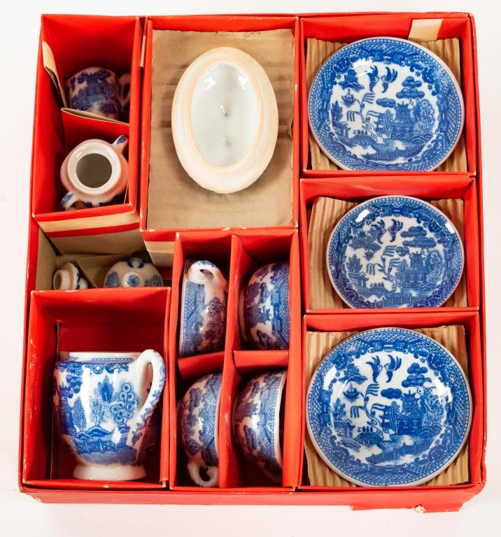 Cragstan Blue Willow Toy China Set (1 of 6)