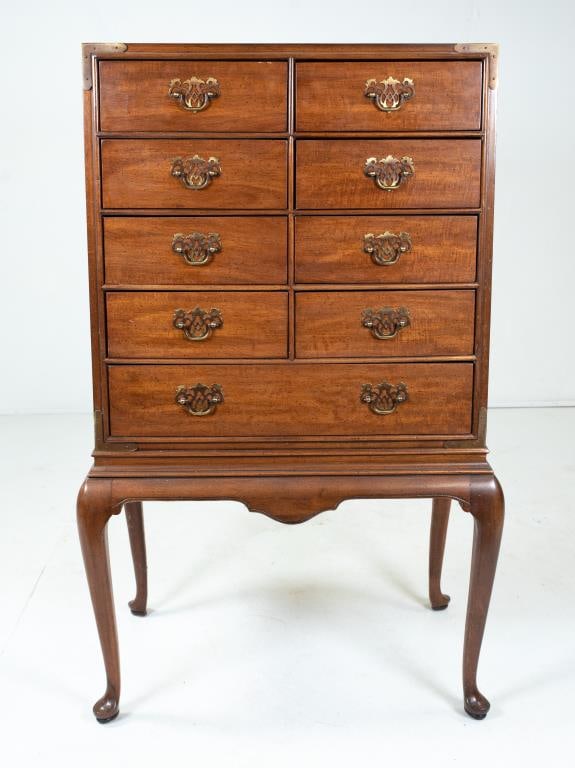 Queen Anne Style Drexel 9-Drawer Silver Chest (1 of 13)