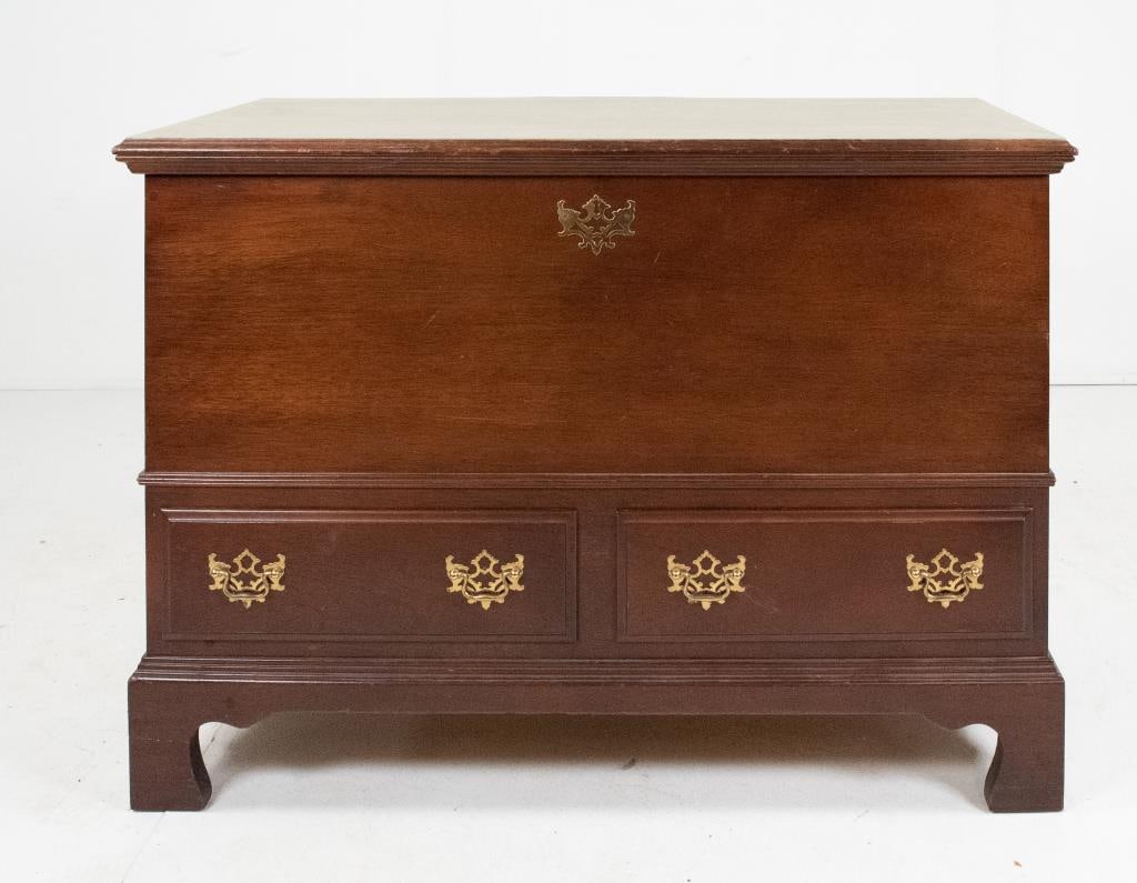 Cedar Lined Blanket Chest (1 of 8)