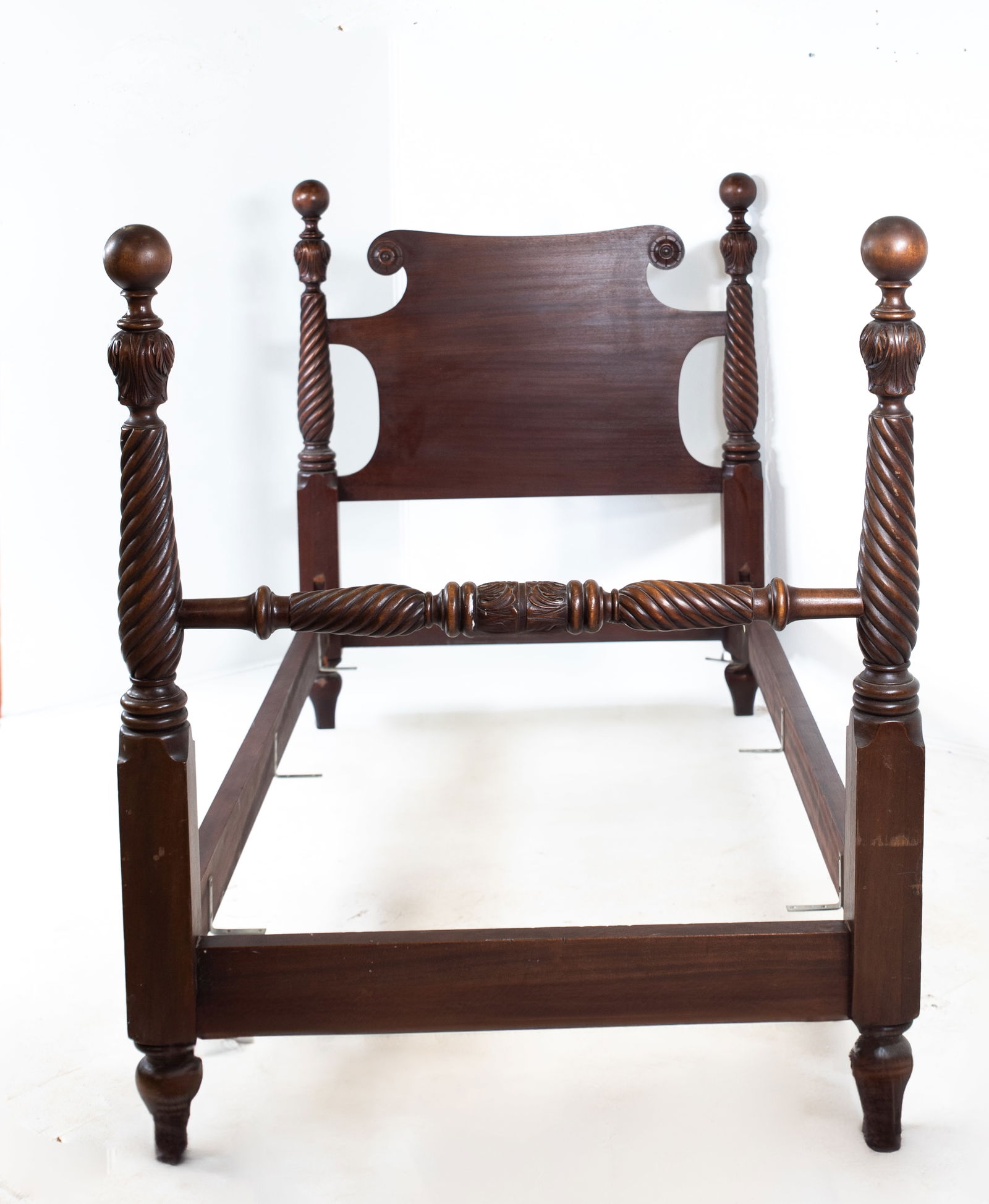 Pair of Am. Classical Carved Mahogany Beds (1 of 9)