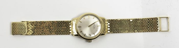 18kt Gold Men's Recta Watch & Band