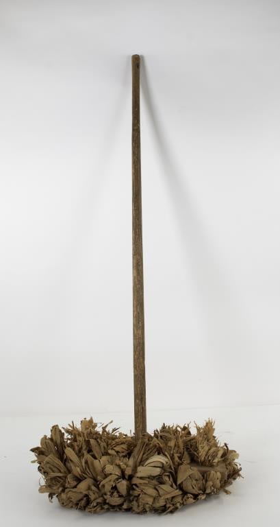 Primitive Corn Husk Broom (1 of 7)