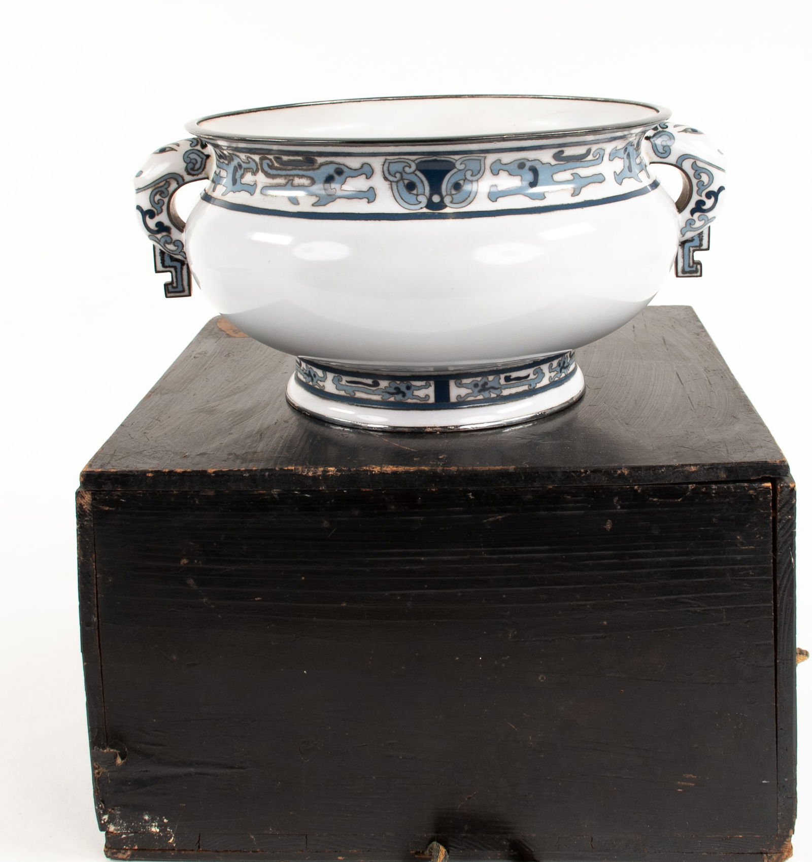 Unusual Cloisonne Bowl in Original Wood Box (1 of 12)