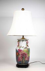 Chinese Export Style Tobacco Leaf Lamp