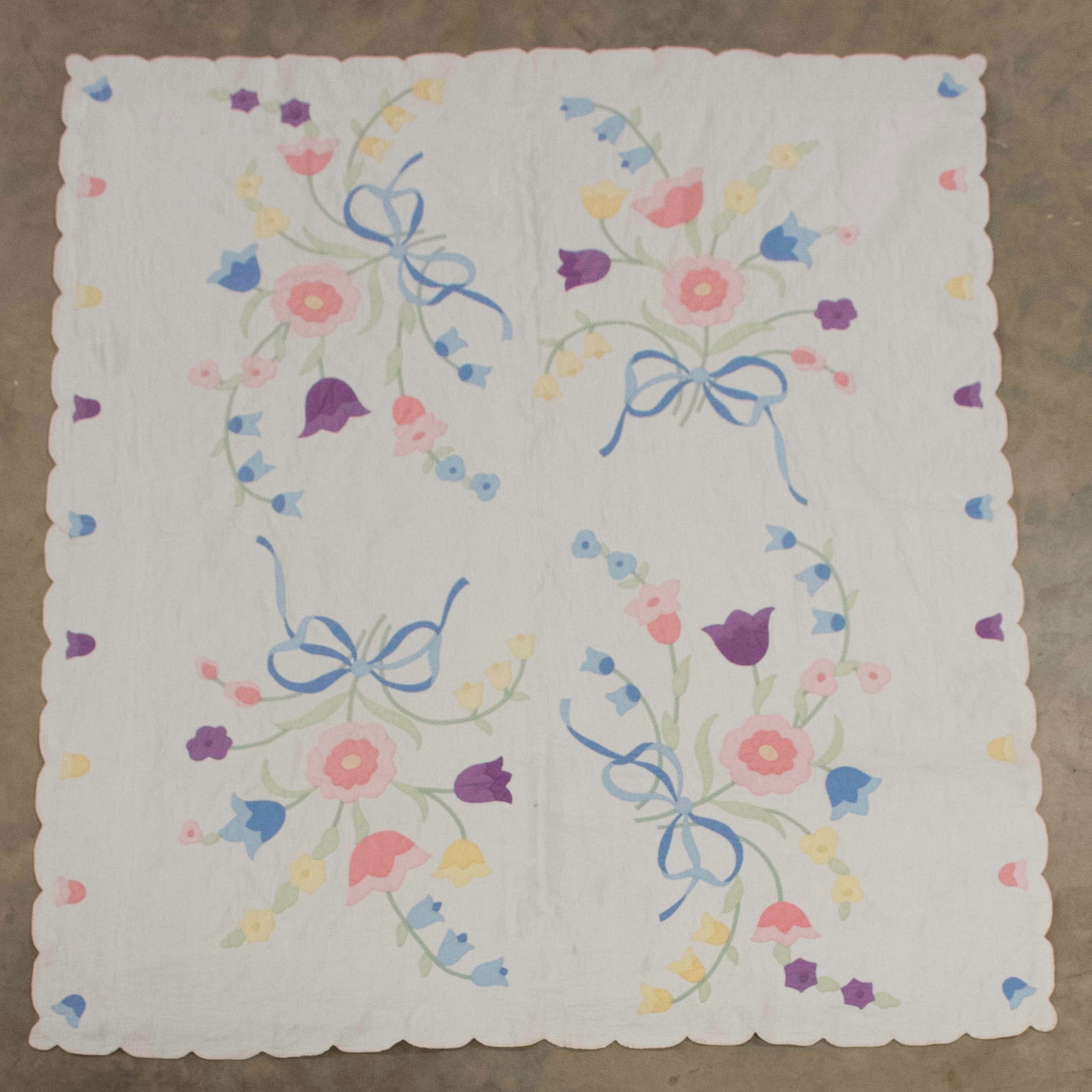 Vintage Handmade Floral Applique Quilt (1 of 3)