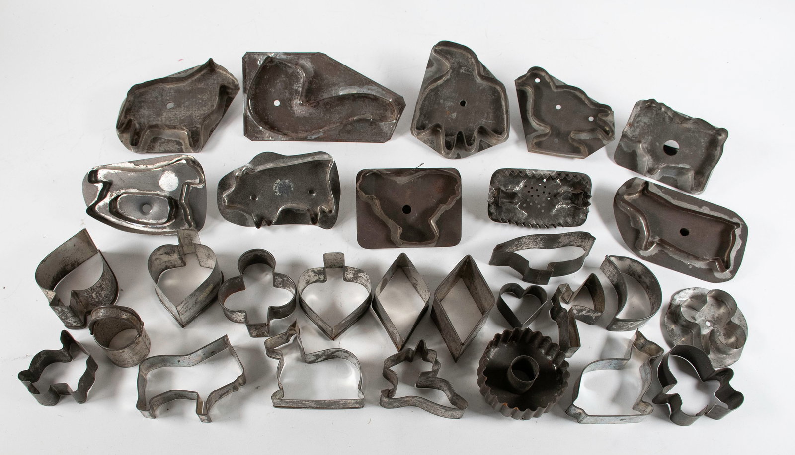 29 Assorted Tin Cookie Cutters (1 of 1)