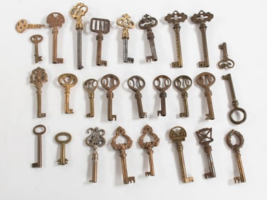 27 Antique and Vintage Brass Keys