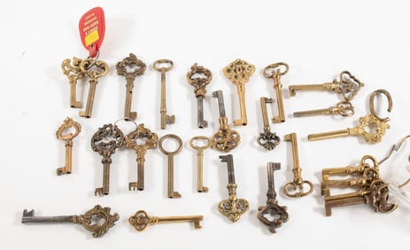 28 Vintage Hollow Barrel Keys