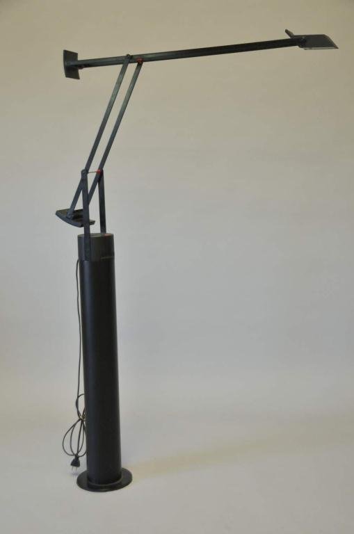 Richard Sapper, Artemide Tizio Floor Lamp: Black Tizio counterweight floor lamp, designed by Richard Sapper in 1972, made in Italy by Artemide