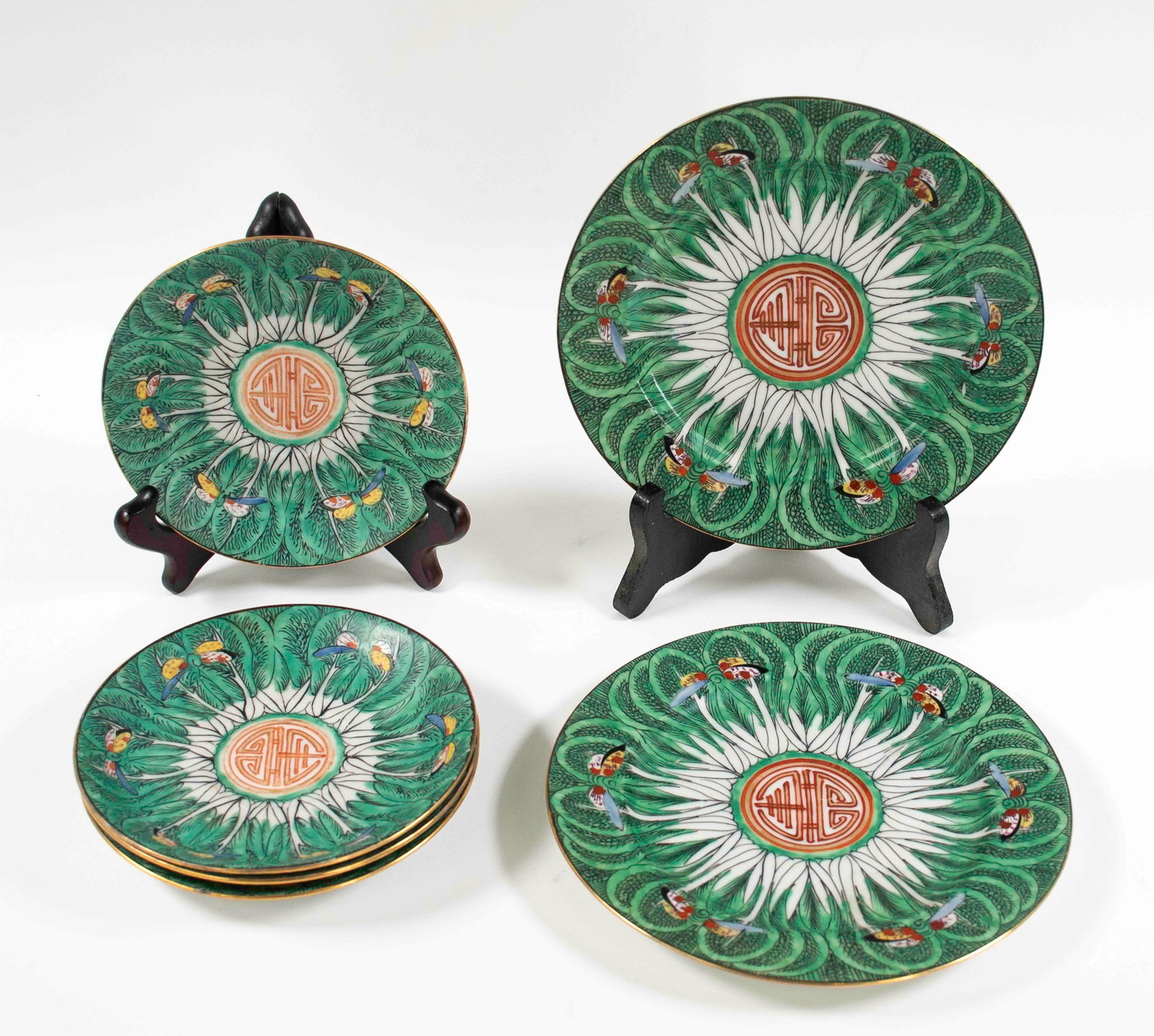 Famille Verte Cabbage Leaf Medallion Porcelain (1 of 5)