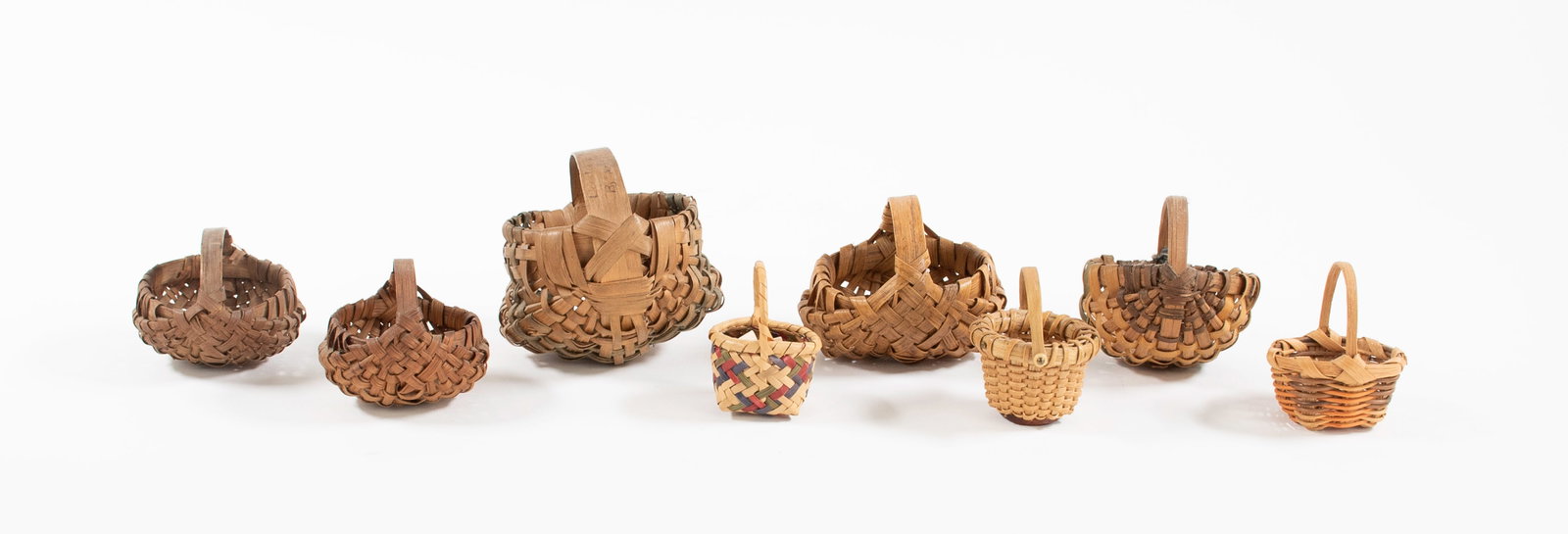 8 Miniature Baskets, Choctaw and Other (1 of 15)