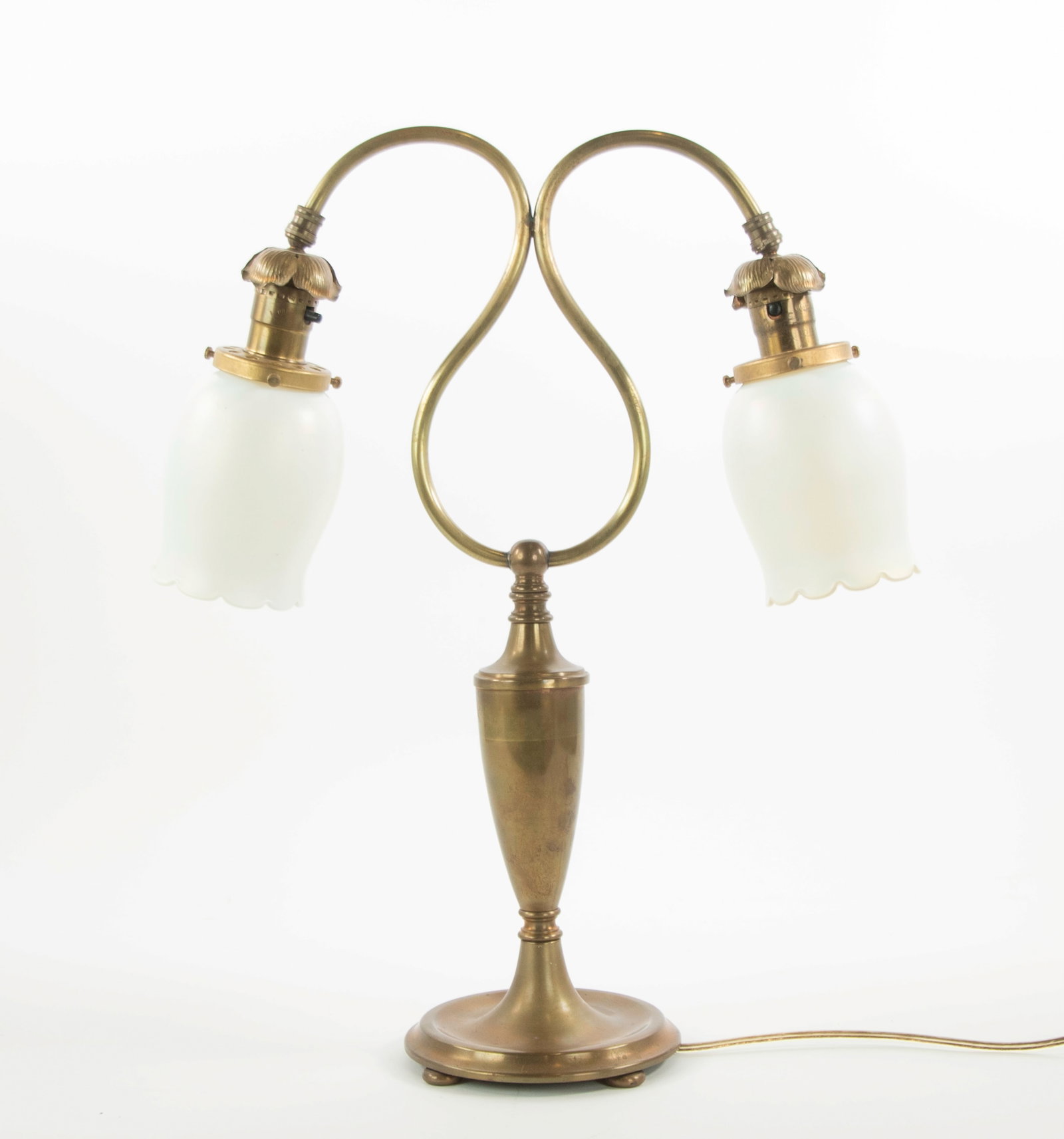 Signed Steuben Ivrene Glass Shades, Table Lamp (1 of 13)